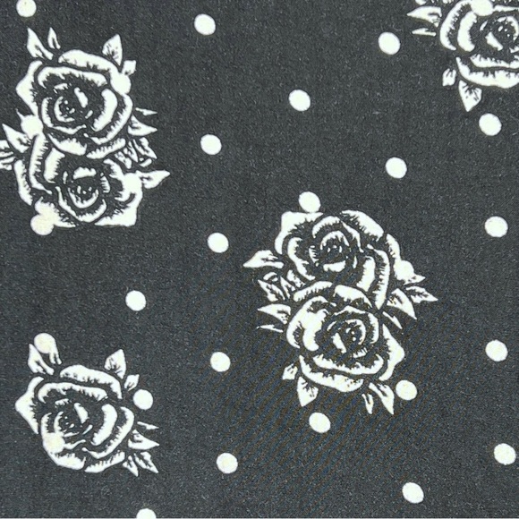 Black Rose Print Button Up Shirt Men’s Size XS Lularoe Michael Womens Size Small - Picture 2 of 9